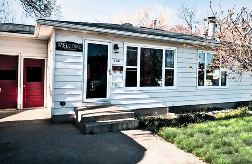 Riverton Casa | Spacious 4-bedroom charming Western Ranch Style Haven with WiFi and AC