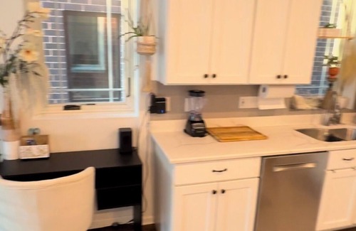Wicker Park Apartamento | Spacious 4-bedroom duplex in Wicker Park/Humboldt Park with 1 Parking spot