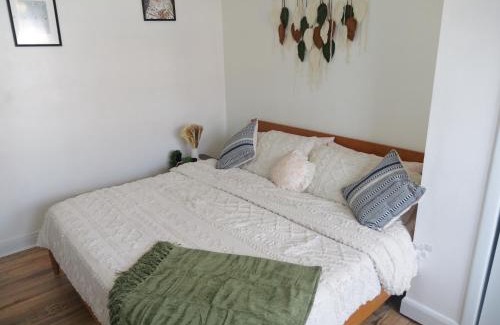 Catonsville Casa | Spacious 4-Bedroom Family Home Sleeps 10 Peaceful Baltimore Suburb