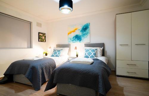 Tea Green Apartamento | Spacious, 4 Bedroom, Free Parking & Garden
