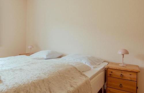 Kollafjrur Casa | Spacious 4-Bedroom House - Scenic Views - Parking