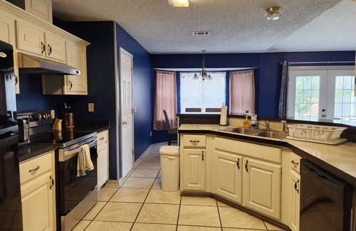 Florida Panhandle Casa | Spacious 4-bedroom house in charming Cantonment with WiFi, AC