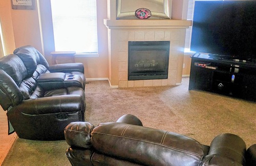 Northglenn Casa | Spacious 4-bedroom house in charming Northglenn with AC and Heat