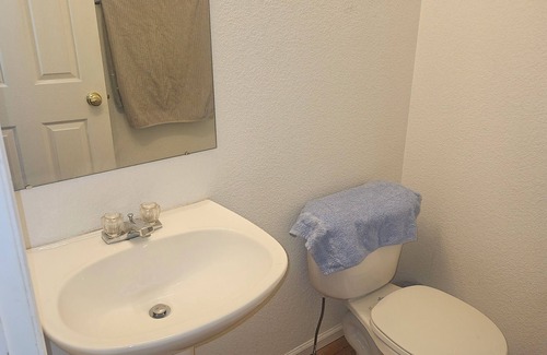 Northglenn Casa | Spacious 4-bedroom house in charming Northglenn with AC and Heat