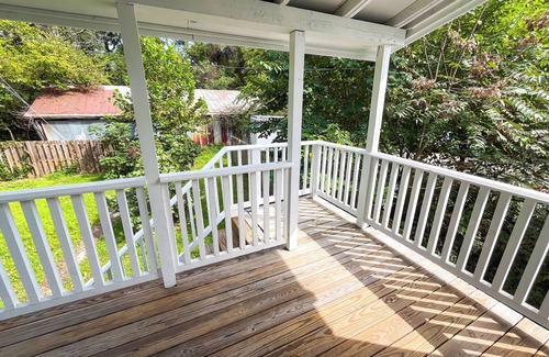 Petersburg Casa | Spacious 4-bedroom house in charming Petersburg