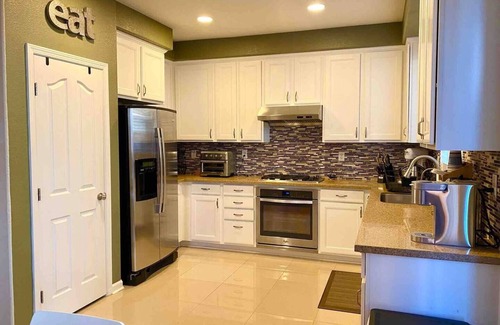 Natomas Creek Casa | Spacious 4-bedroom house in Sacramento Near Downtown and Airport