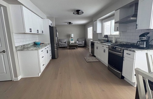 Shelby Township Casa | Spacious 4-bedroom house in welcoming Shelby Twp on a lake with WiFi, AC