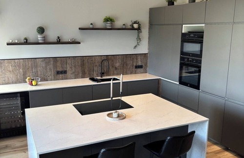 Kopavogur Casa | Spacious 4-bedroom house in Kopavogur with WiFi.