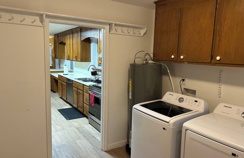 North Northwest Pensacola Casa | Spacious 4-bedroom house in amazing Pensacola with AC