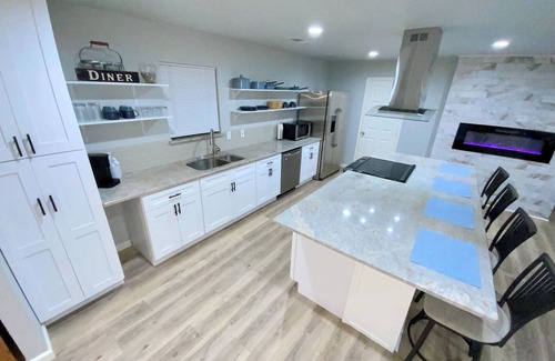 Garland Casa | Spacious 4 Bedroom Home with Pool & NO CLEANING FEE