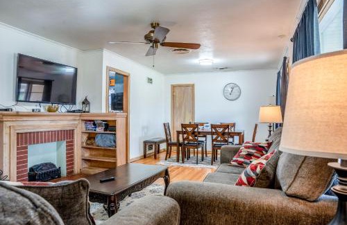 Amarillo Casa | Spacious 4 Bedroom Home with 5 Beds near Interstate 40 in Amarillo, TX