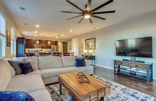 Brighton Casa | Spacious 4-bedroom house in charming Brighton w/WiFi, AC.