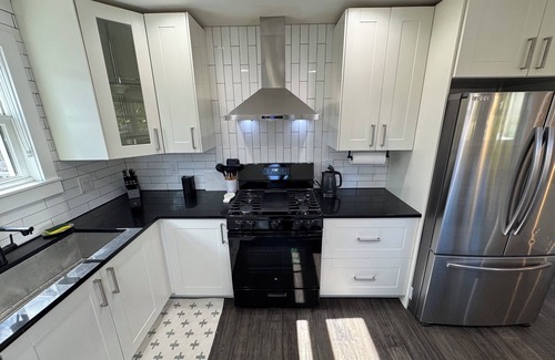 Manoa Casa | Spacious 4-bedroom house dual primary suites, updated, pets and kids friendly!
