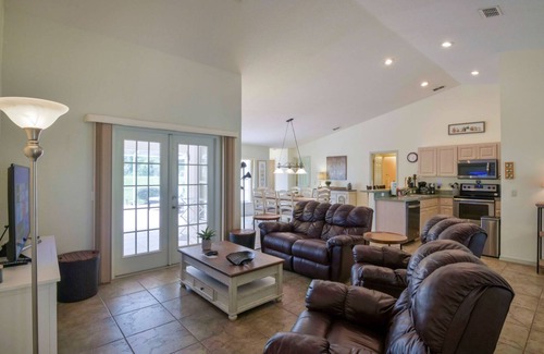 Hernando Casa | Spacious 4-bedroom house with pool.