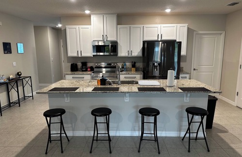 Port Malabar Casa | Spacious 4-bedroom house with AC, WiFi in wonderful Palm Bay