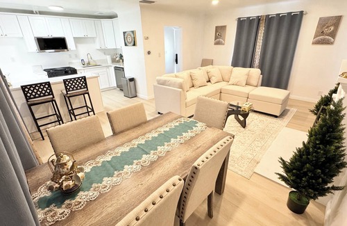 Whittier Casa | Spacious 4-bedroom house and 2-bathrooms in charming Whittier with WiFi, AC
