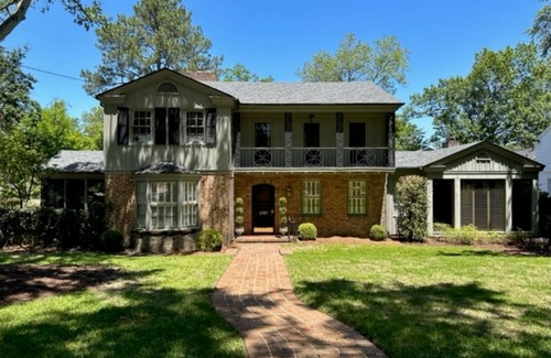 Summerville Casa | Spacious 4-bedroom House in best neighborhood in Augusta. 1.5 miles to course