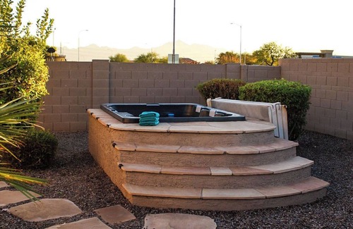 Tuscano Casa | Spacious 4-bedroom house with tranquil outdoor space, includes Grill and Spa.