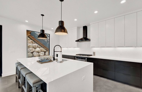 Lehi Casa | Spacious 4-bedroom house in delightful Lehi with WiFi, fitness room