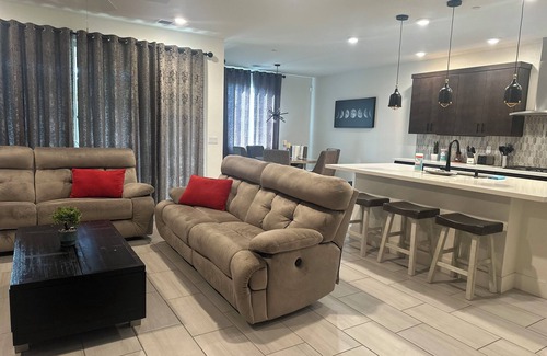 Lodi Casa | Spacious 4-bedroom house in superb Lodi with AC, WiFi
