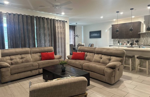 Lodi Casa | Spacious 4-bedroom house in superb Lodi with AC, WiFi