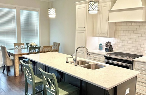 Auburn Casa | Spacious 4 Bedroom House in Auburn- Located 3.1 miles from AU Stadium