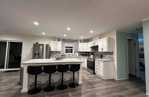 Bangor Casa | Spacious 4-bedroom house in beautiful Bangor with AC, WiFi