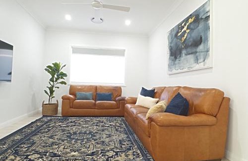 Bellbird Casa | Spacious 4 Bedroom Hunter Home