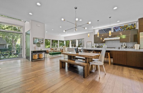 West Queen Anne Casa | Spacious 4-bedroom house in Queen Anne, Seattle