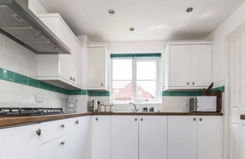 Clyst St Mary Casa | Spacious 4 Bedroom Property With Plenty Room of off Road Parking