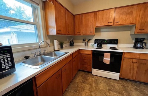 Billings Casa | Spacious 4 bedroom residential at Burlington Park