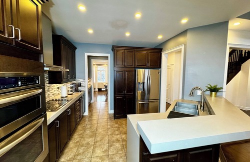 Brampton Apartamento | Spacious 4-Bedroom Retreat