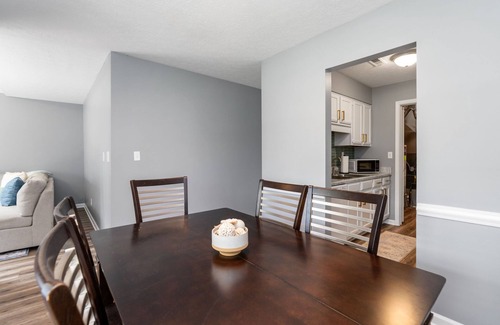 Rolling Hills Casa | Spacious 4-bedroom Townhome! East End!!