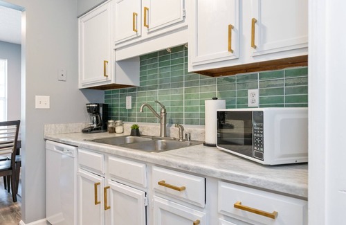 Rolling Hills Casa | Spacious 4-bedroom Townhome! East End!!