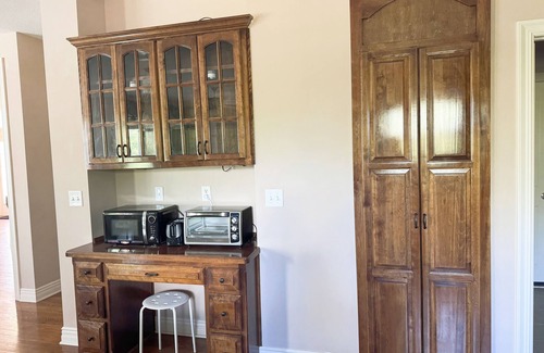 Lee's Summit Casa | Spacious 4-bedroom house with WiFi and AC in fabulous Lee's Summit
