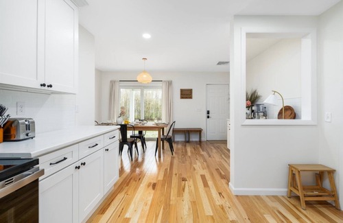 Point Judith Casa | Spacious 4-bedroom in wonderful Narragansett.Short walk to family friendly beach