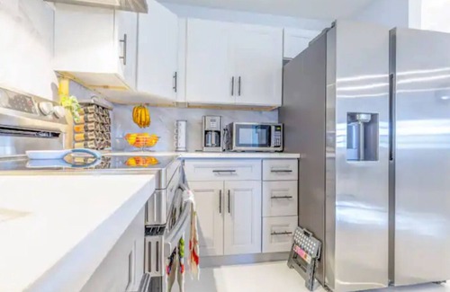Pompano Beach Casa | Spacious 4-bedroom house with WiFi, AC in charming Pompano Beach