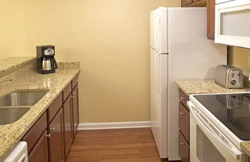 Berkeley Complejo | Spacious 4 Bedroom Suite at Historic Powhatan Resort