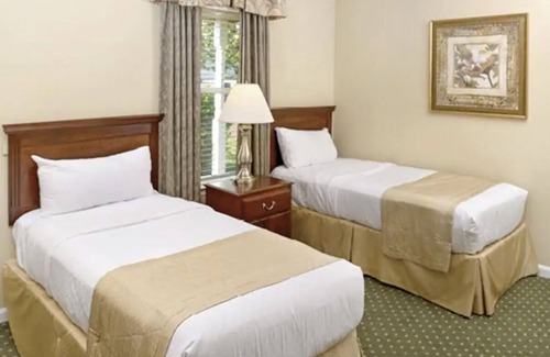 Berkeley Complejo | Spacious 4 Bedroom Suite at Historic Powhatan Resort