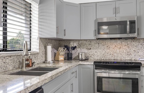 Country Club Casa | Spacious 4-bedroom w Pool, WiFi, Massage Chair and Game Room