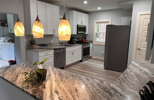 Northeast South Bend Casa | Spacious 4 Bedroom with Loft in Harter Heights. Walk to Notre Dame!