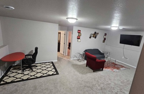 Fargo Casa | Spacious 4-bedroom with WiFi and AC in brilliant Fargo, great for eleven people