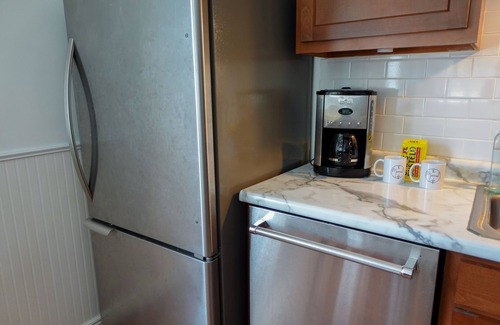 Chesterton Casa | Spacious 4 BR 10 mins to 🏝 Near Chicago Sleeps 12