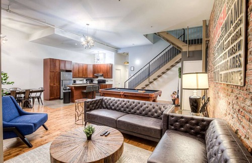 International District Apartamento | Spacious 4 BR 2 Floors unit in Old Montreal