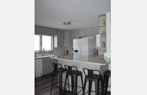 Spirit Lake Casa | Spacious 4-BR House, Lake and Park across the street!