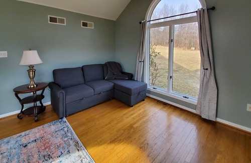 Sabillasville Casa | Spacious 4 BR on 10 acres near Gettysburg!