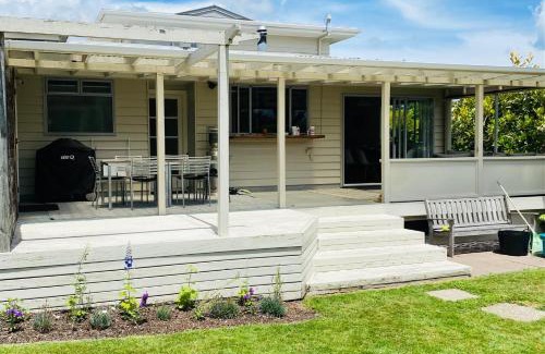 Taupo Casa | Spacious 4 brm home with spa and large garden