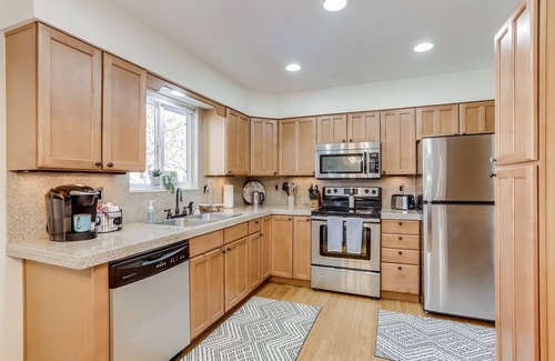 Scenic Heights Casa | Spacious 4 King beds/Arvada /Red Rocks/Denver