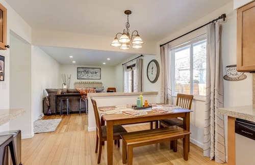 Scenic Heights Casa | Spacious 4 King beds/Arvada /Red Rocks/Denver
