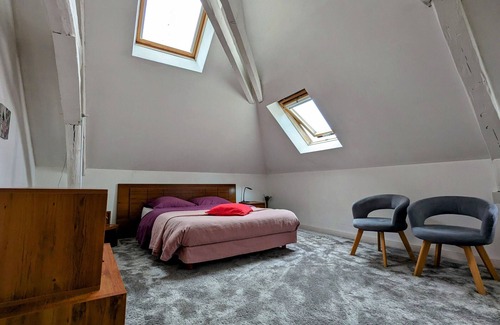 Chateauroux Cama Y Desayuno | Habitación para 4 con baño privado, desayuno incluido